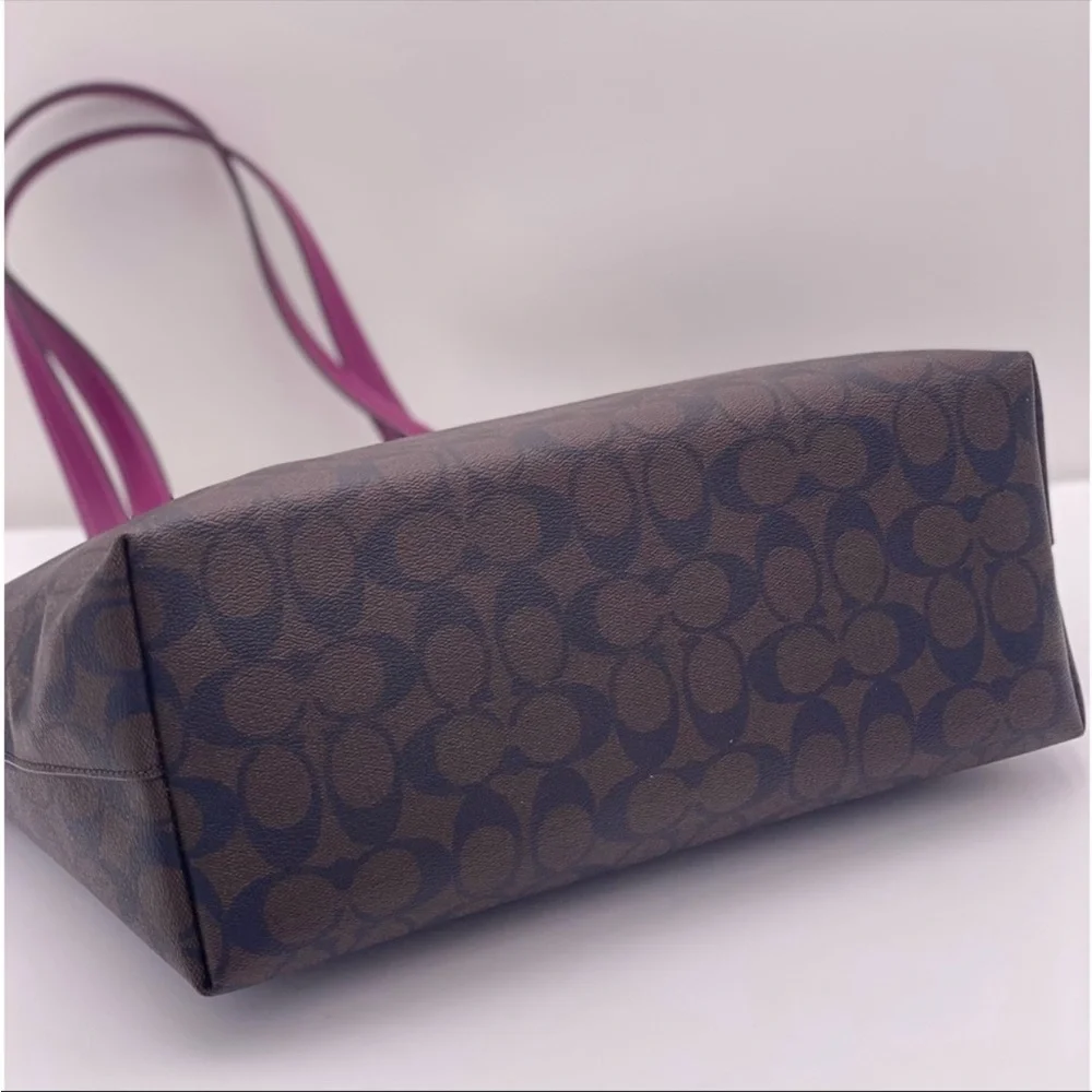 Coach Gallery Tote In Signature Canvas New - Picture 6 of 15